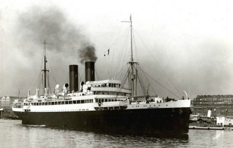 Le Lamoricière sortant du port de Marseille